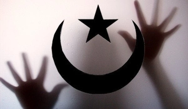 Σουηδία: Απίστευτο και όμως αληθινό – Ένα αρνητικό σχόλιο για το Ισλάμ την οδήγησε στη φυλακή